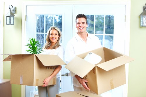 Streatham man with a van for residential and business transport